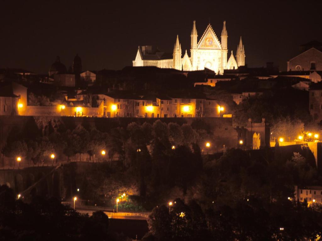 Hotel Valentino Centro Storico Orvieto Ngoại thất bức ảnh